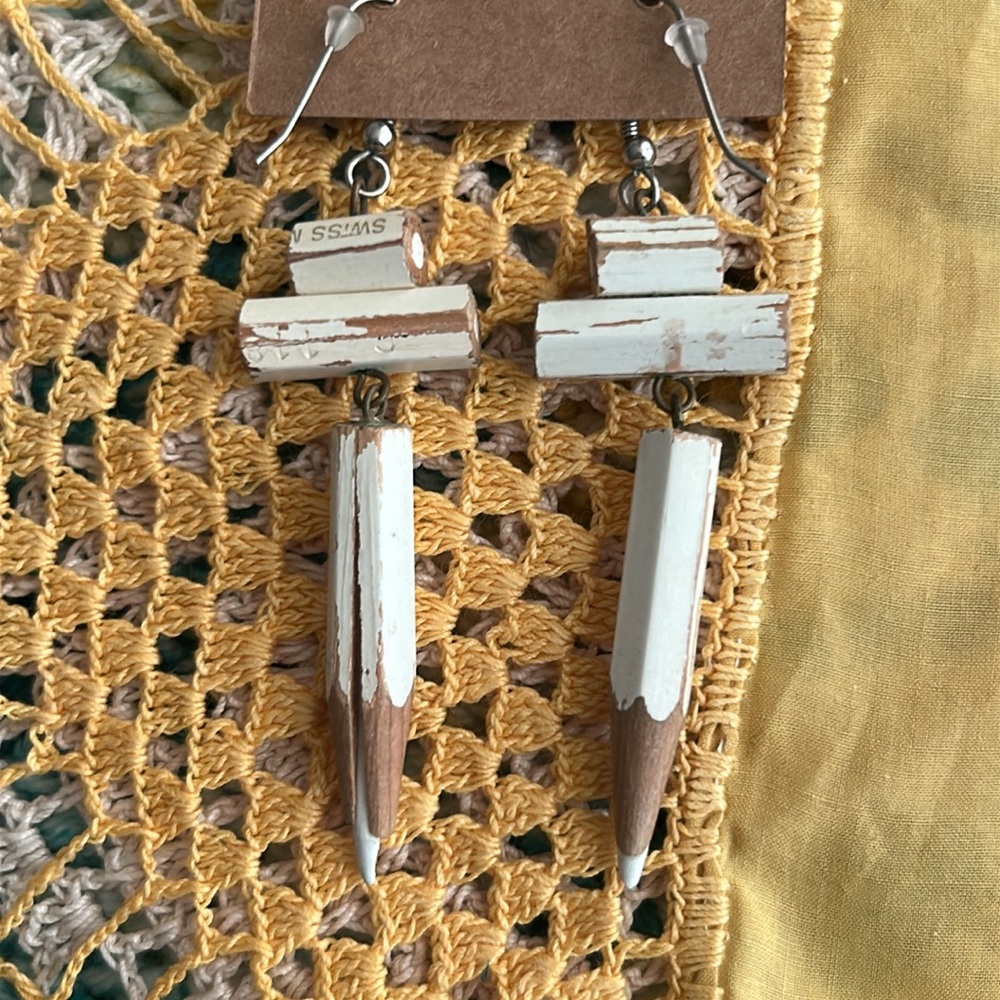 Vintage 1980’s Unique White Pencil Earrings - Picture 14 of 16